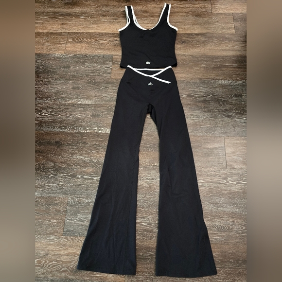 Alo Yoga Airbrush High-Waist Flare Leggin/Alo Yoga Aspire Tank  Size M - Picture 2 of 10